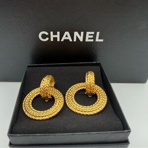 CHANEL Vintage Gold Plated Convertible Clip Earrings